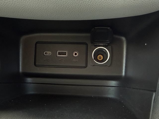 Used 2024 Chevrolet Equinox LT FWD image 23