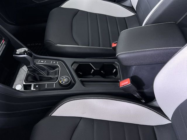 Used 2025 Volkswagen Taos SEL image 21