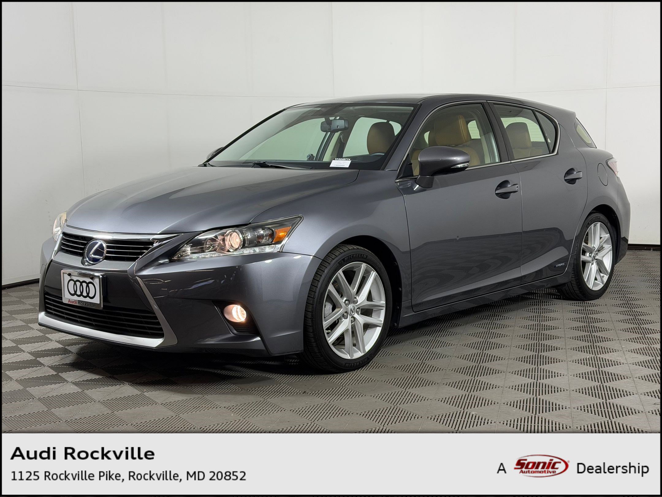 Used 2015 Lexus CT 200h FWD image 1
