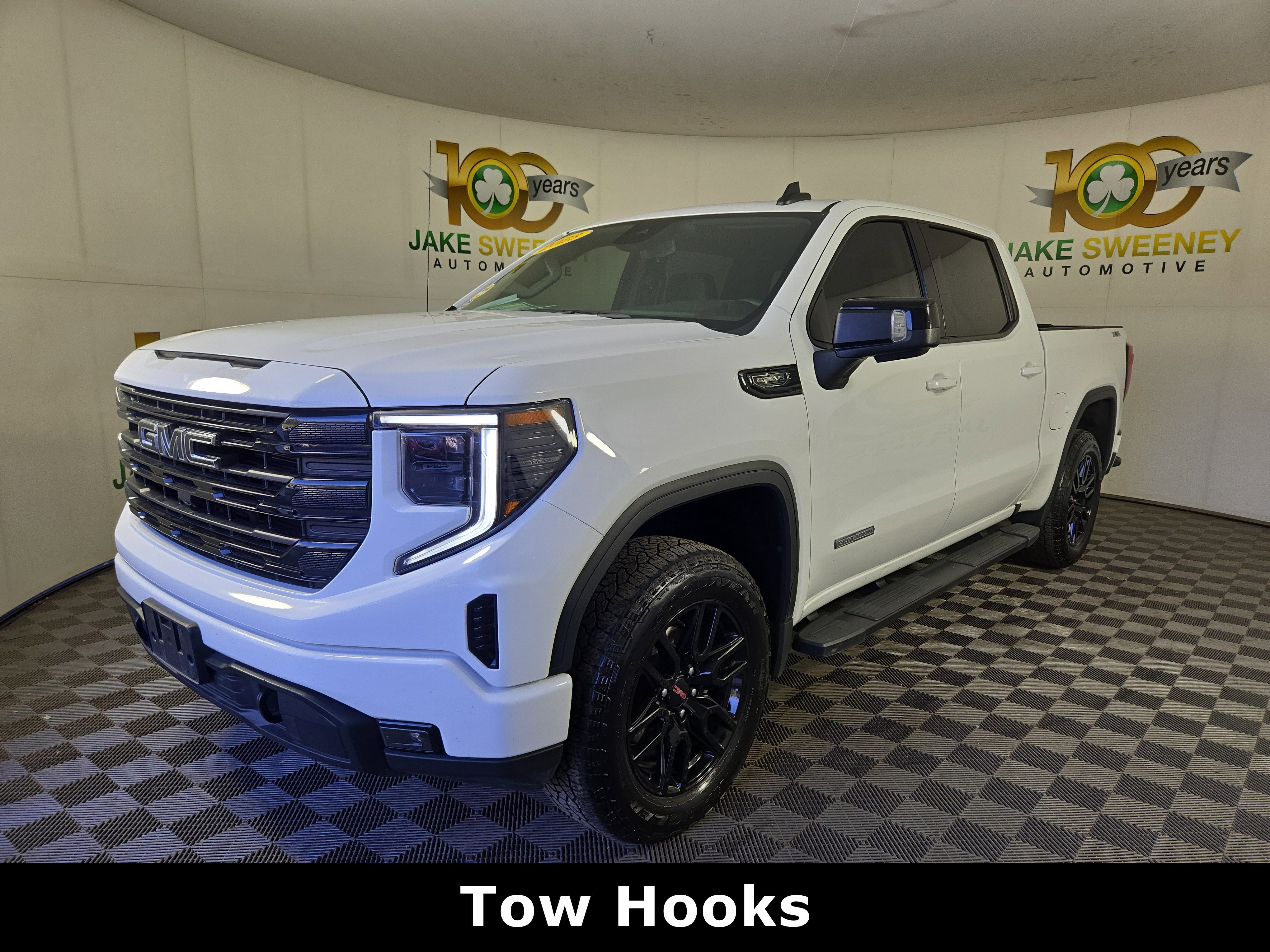 Certified 2023 GMC Sierra 1500 Elevation w/ Preferred Package AWD/4WD image 3