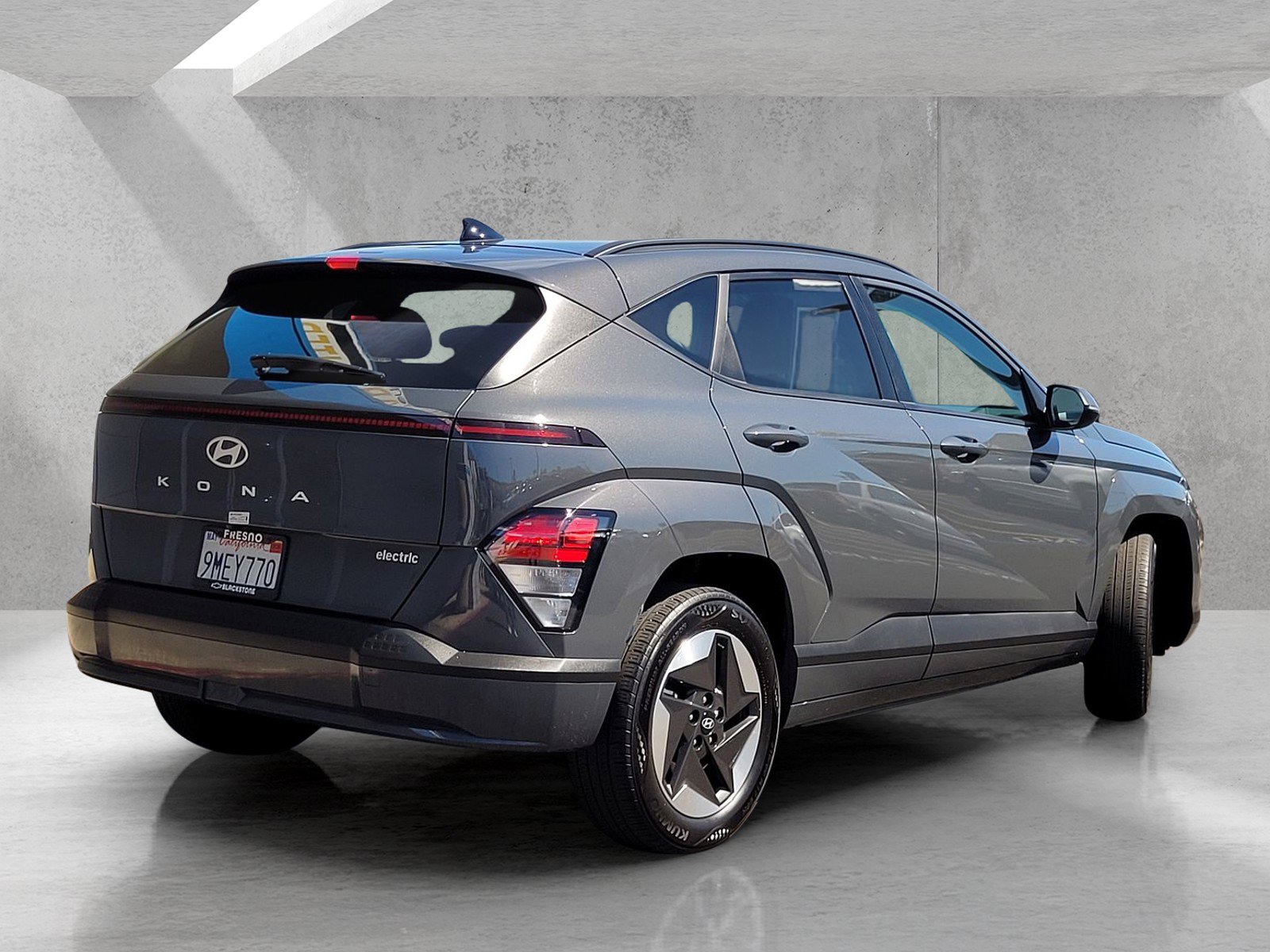 Used 2024 Hyundai Kona SEL FWD image 4