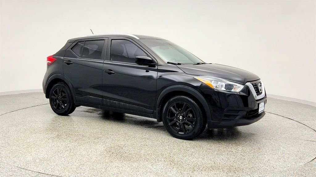 Used 2019 Nissan Kicks SV FWD image 3