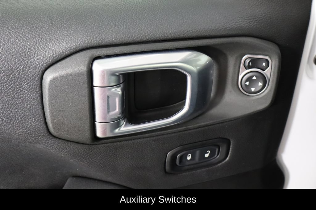 Used 2022 Jeep Wrangler Unlimited Sahara w/ Cold Weather Group AWD/4WD image 20