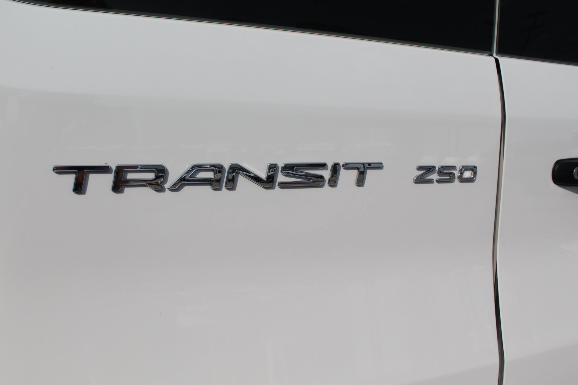 Used 2025 Ford Transit 250 Low Roof w/ Exterior Upgrade Package RWD image 42