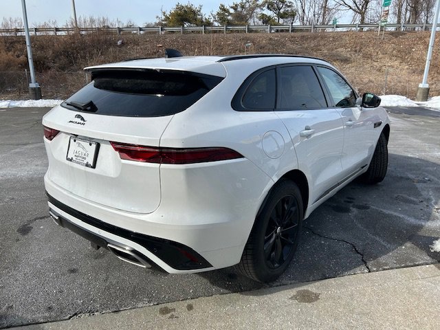 New 2025 Jaguar F-PACE R-Dynamic S image 5