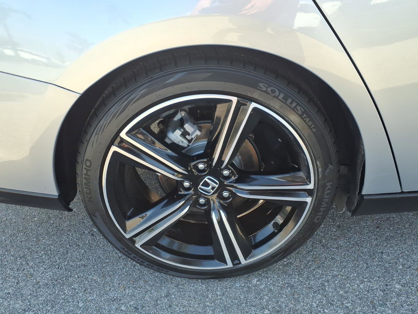 Used 2024 Honda Accord Sport image 4