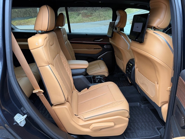 Used 2023 Jeep Grand Cherokee L Summit w/ Advanced Protech Group IV image 26