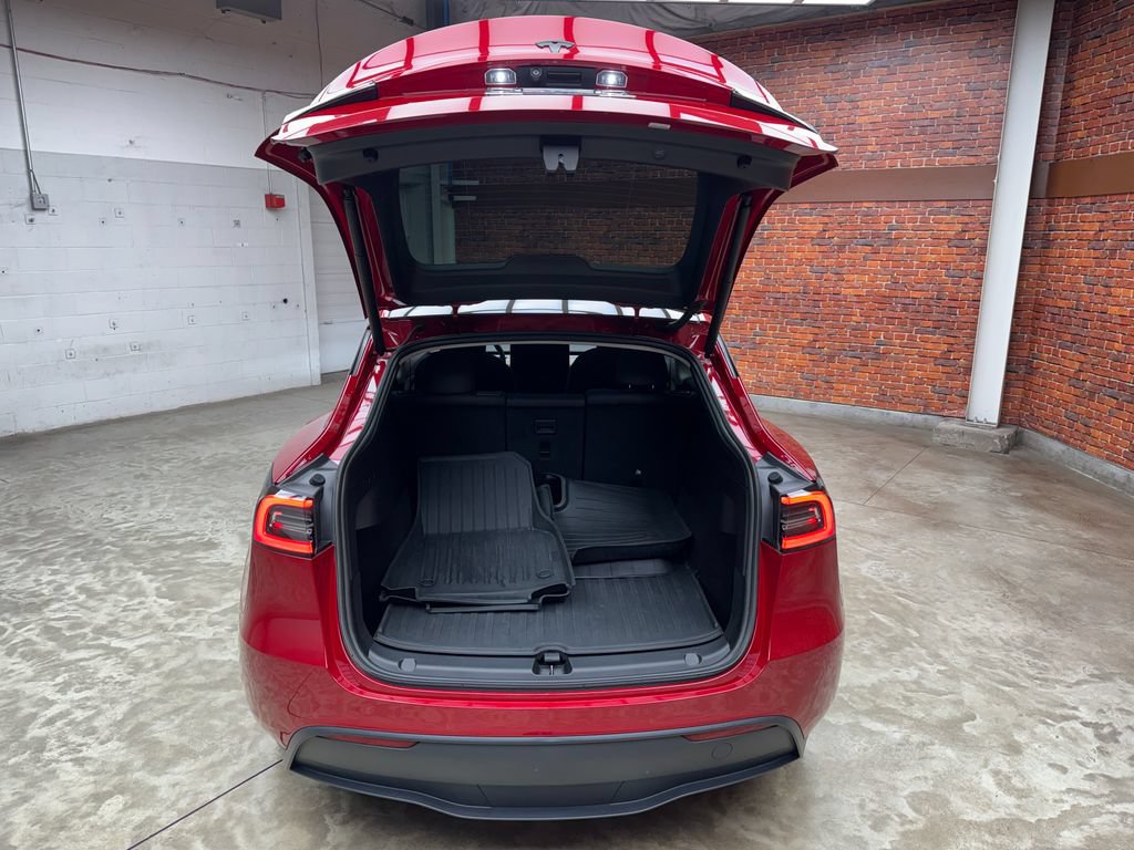 Used 2022 Tesla Model Y Long Range AWD/4WD image 26
