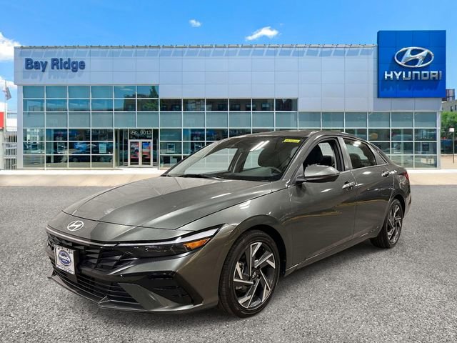 Used 2025 Hyundai Elantra Limited w/ Cargo Package FWD image 8