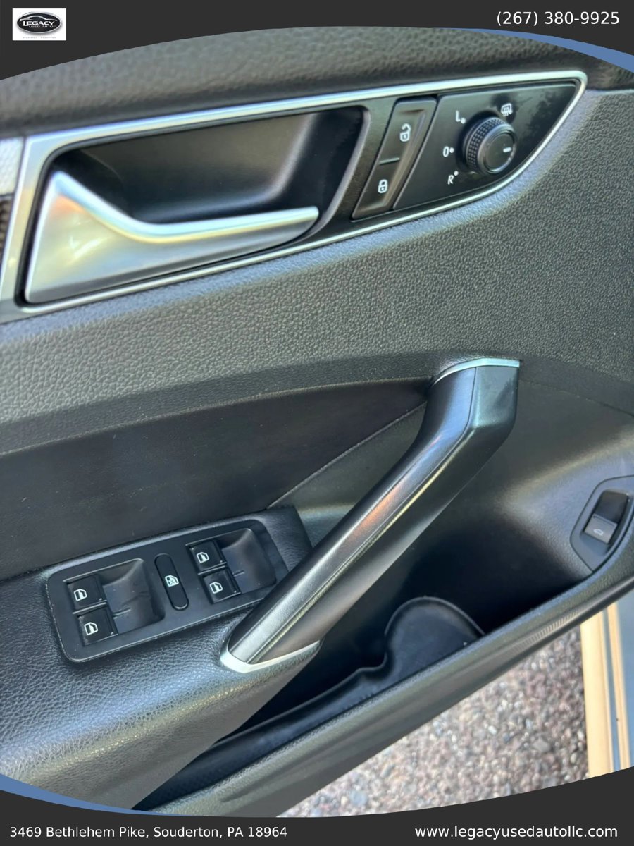 Used 2018 Volkswagen Passat GT FWD image 25