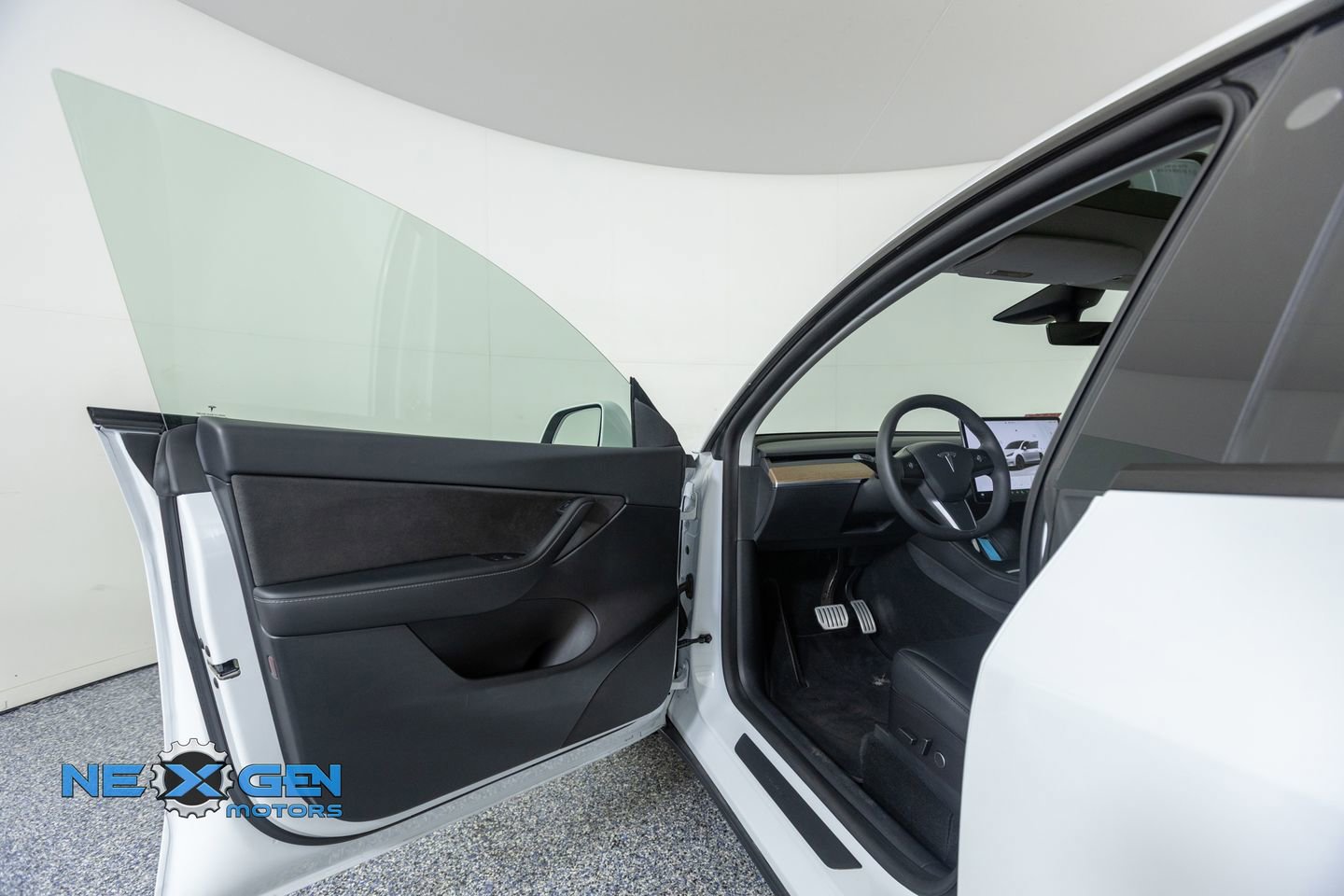 Used 2022 Tesla Model Y Performance image 9