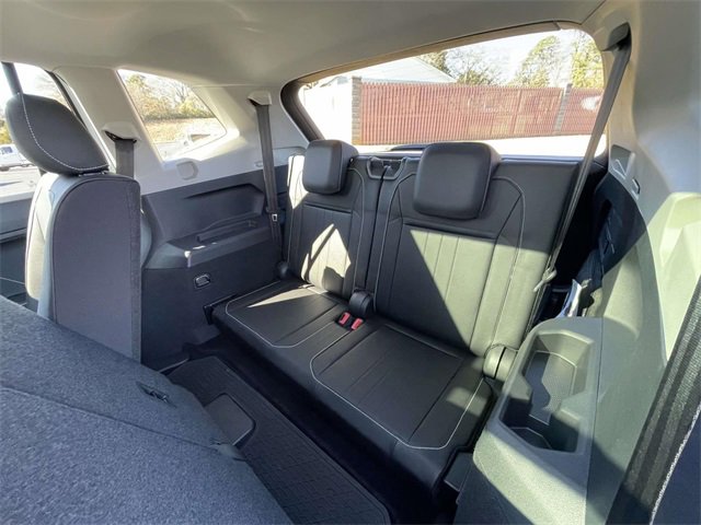 Used 2022 Volkswagen Tiguan SE image 11