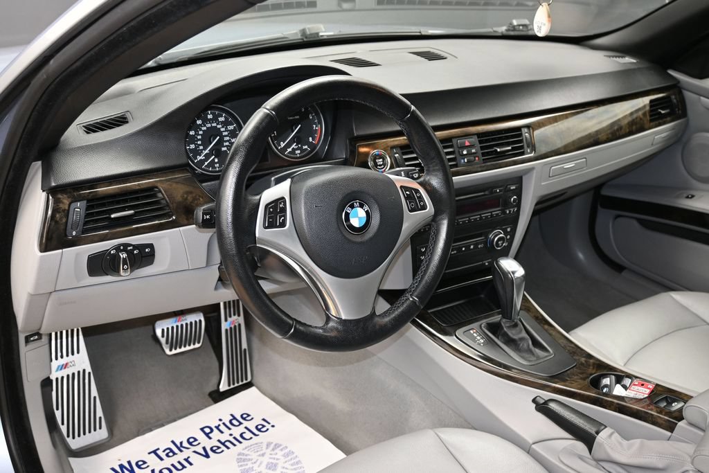 Used 2009 BMW 335i Convertible RWD image 6