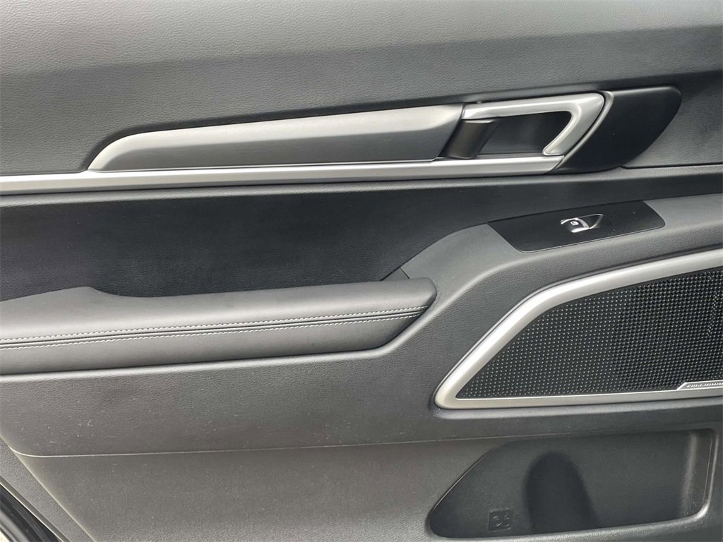 Used 2022 Kia Telluride LX image 10