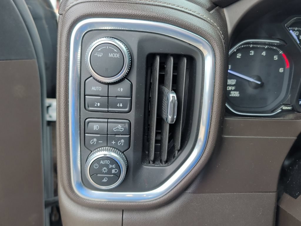 Used 2021 GMC Sierra 1500 SLT w/ SLT Premium Plus Package AWD/4WD image 9