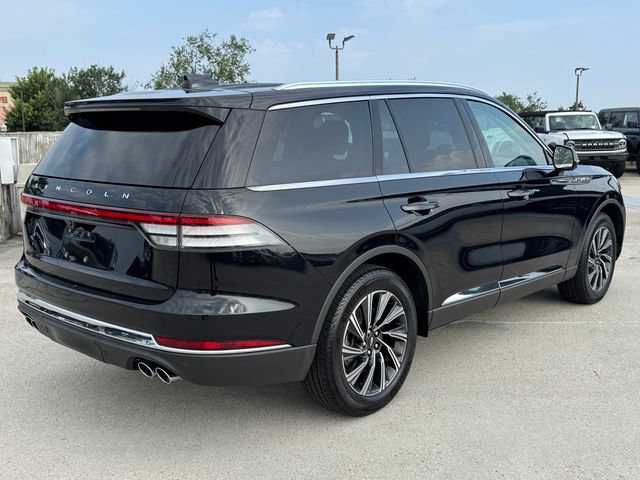 Used 2025 Lincoln Aviator AWD image 8