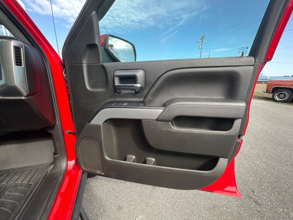 Used 2017 Chevrolet Silverado 1500 LT w/ All Star Edition image 29