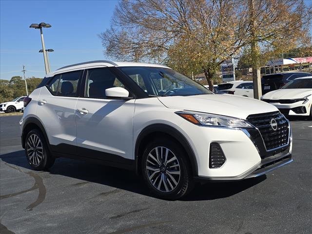Used 2023 Nissan Kicks SV image 1