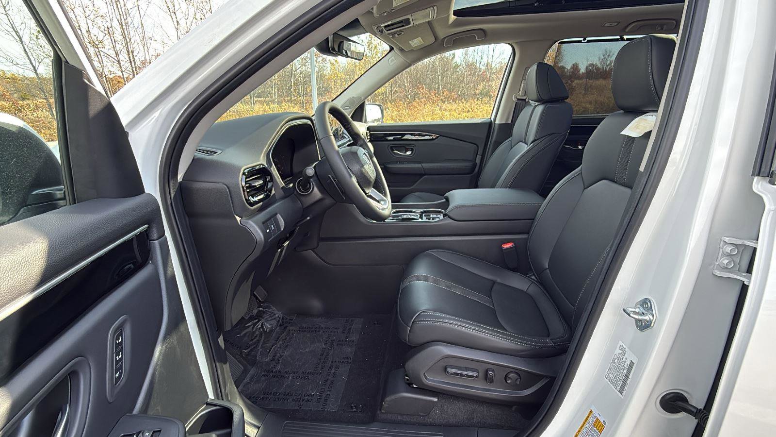 New 2025 Honda Pilot Touring image 26