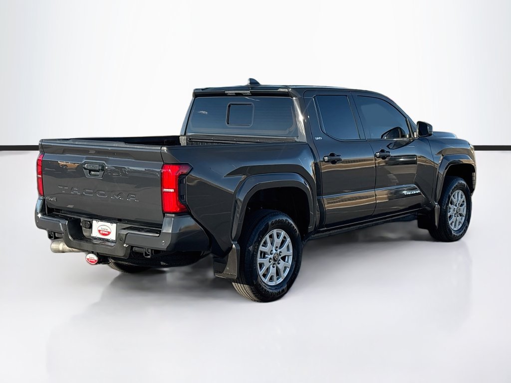 Used 2025 Toyota Tacoma SR5 AWD/4WD image 5