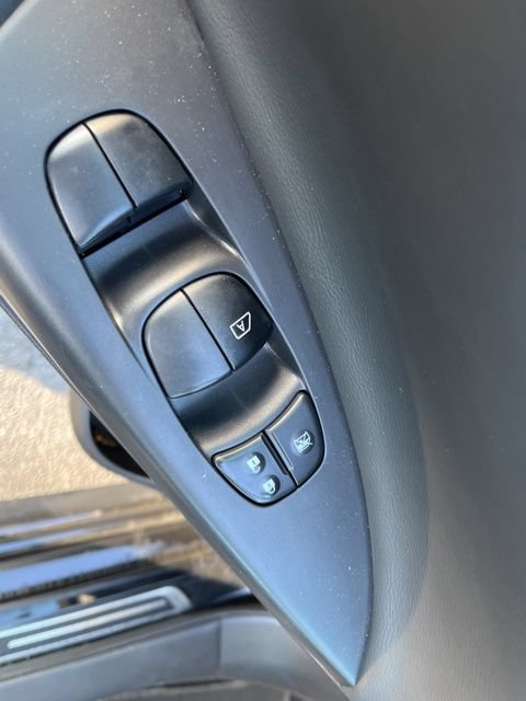 Used 2017 Nissan Sentra SR Turbo w/ SR Turbo Premium Package FWD image 12