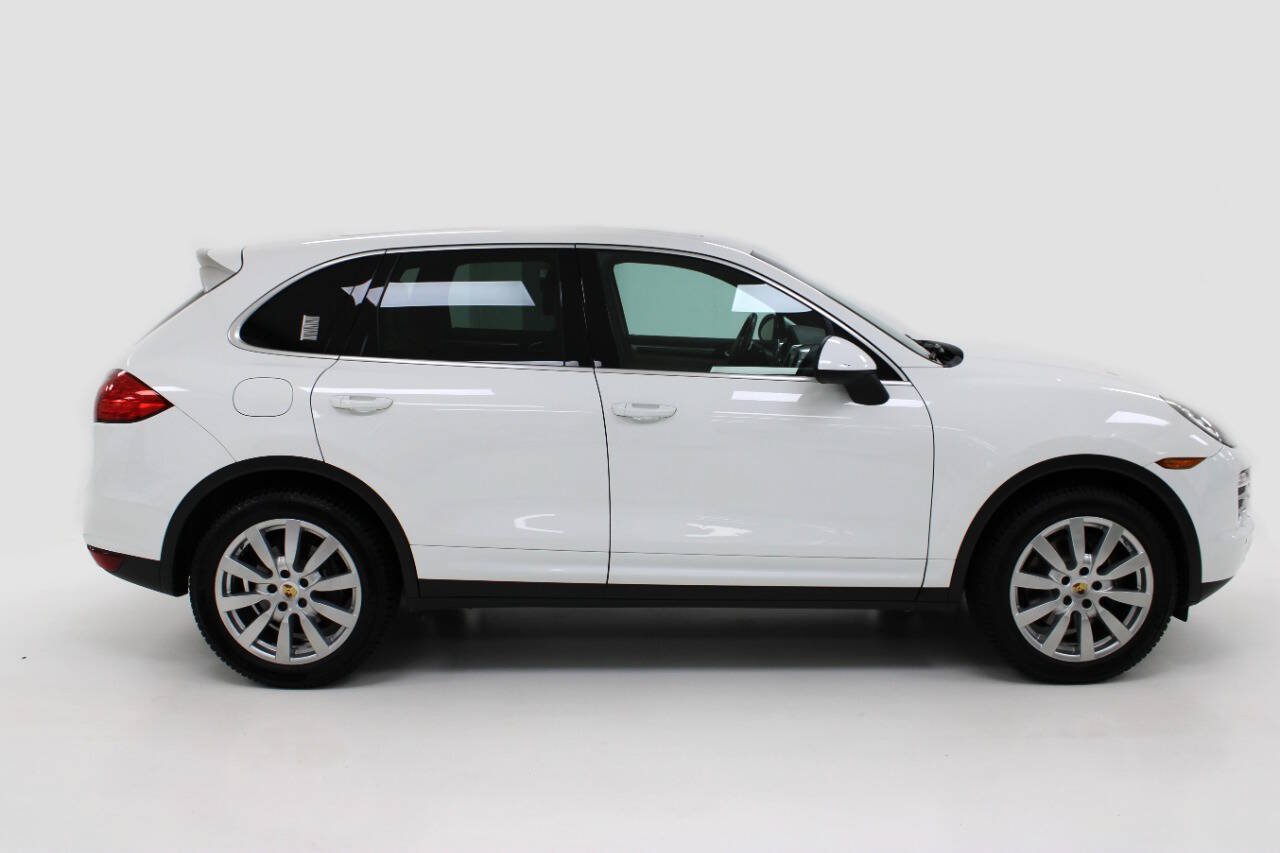 Used 2014 Porsche Cayenne Platinum Edition AWD/4WD image 7
