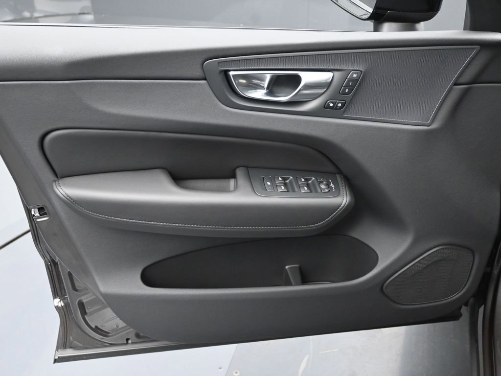 New 2025 Volvo XC60 T8 Core w/ Protection Package Premier image 23