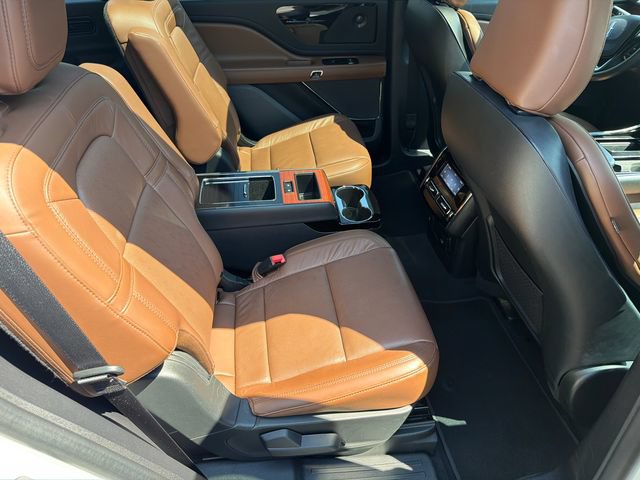 Used 2022 Lincoln Aviator Reserve w/ Equipment Group 201A RWD image 17