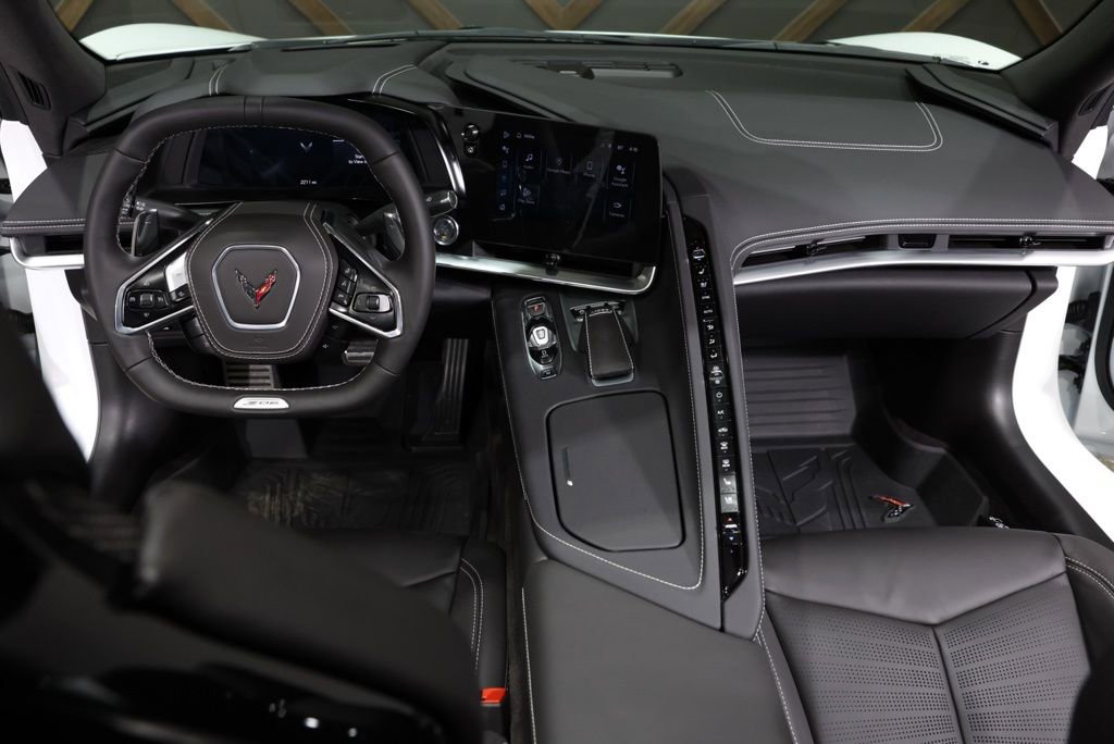 Used 2025 Chevrolet Corvette Z06 image 5