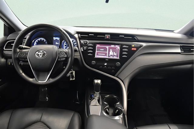 Used 2020 Toyota Camry SE w/ Carpet Mat Package FWD image 5
