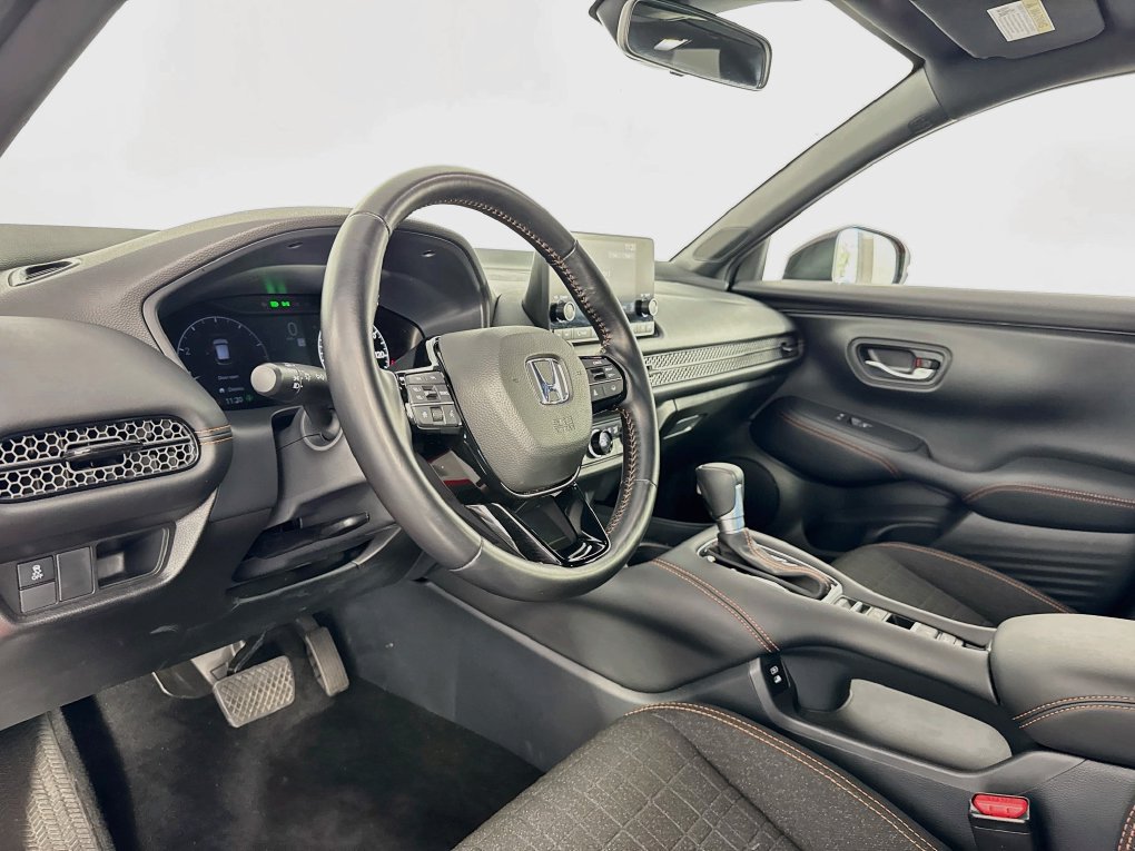 Used 2025 Honda HR-V Sport image 14