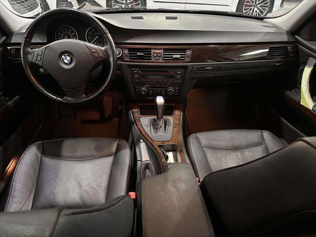 Used 2011 BMW 328i xDrive Sedan AWD/4WD image 11