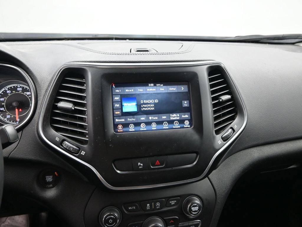 Used 2020 Jeep Cherokee Latitude Plus image 11