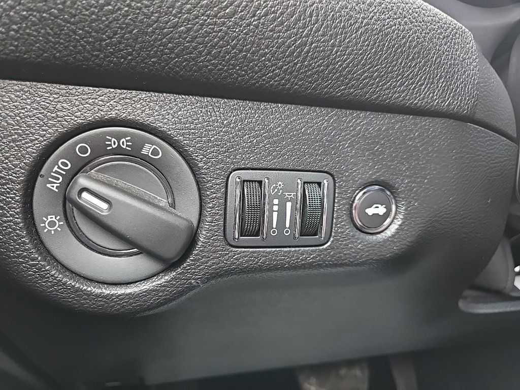 Used 2023 Dodge Challenger SXT w/ Cold Weather Group image 44