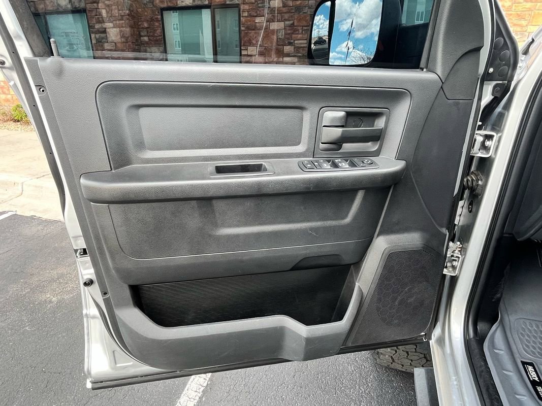 Used 2012 RAM 3500 ST w/ Chrome Appearance Group AWD/4WD image 10