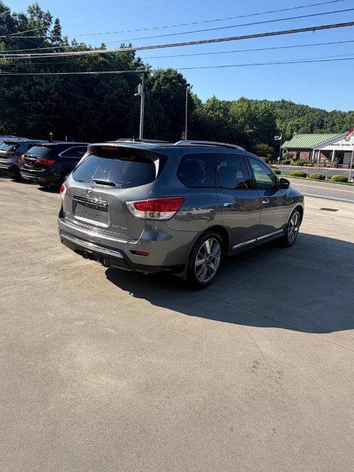 Used 2015 Nissan Pathfinder Platinum w/ Family Entertainment Package FWD image 5