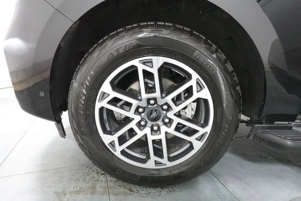 Certified 2025 Ford Expedition Active AWD/4WD image 38