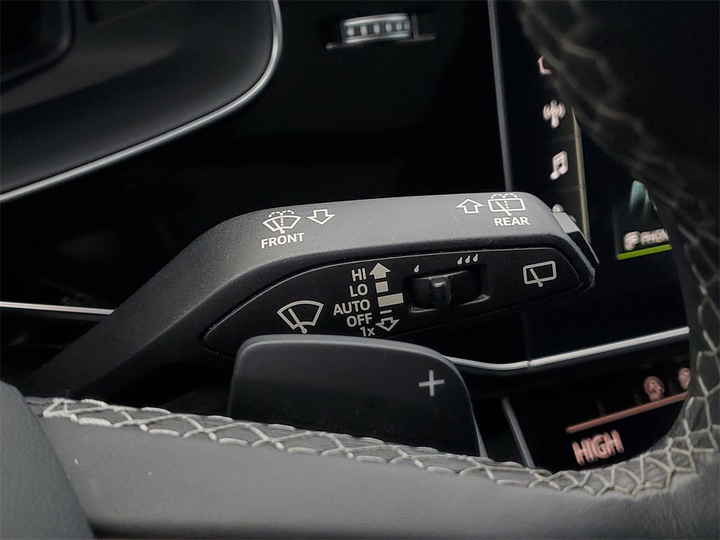 Used 2021 Audi Q8 Prestige w/ Prestige Package image 18