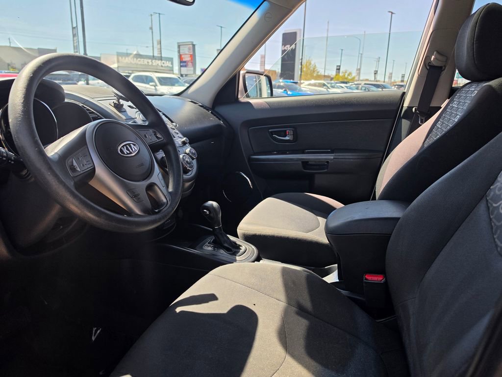 Used 2011 Kia Soul + w/ Audio Pkg FWD image 9