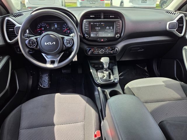 Used 2022 Kia Soul LX w/ Technology Package FWD image 12