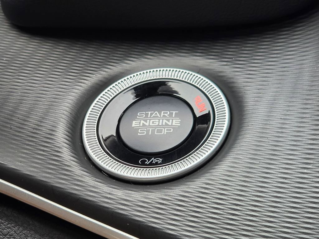 New 2025 Jeep Grand Cherokee L Altitude image 32