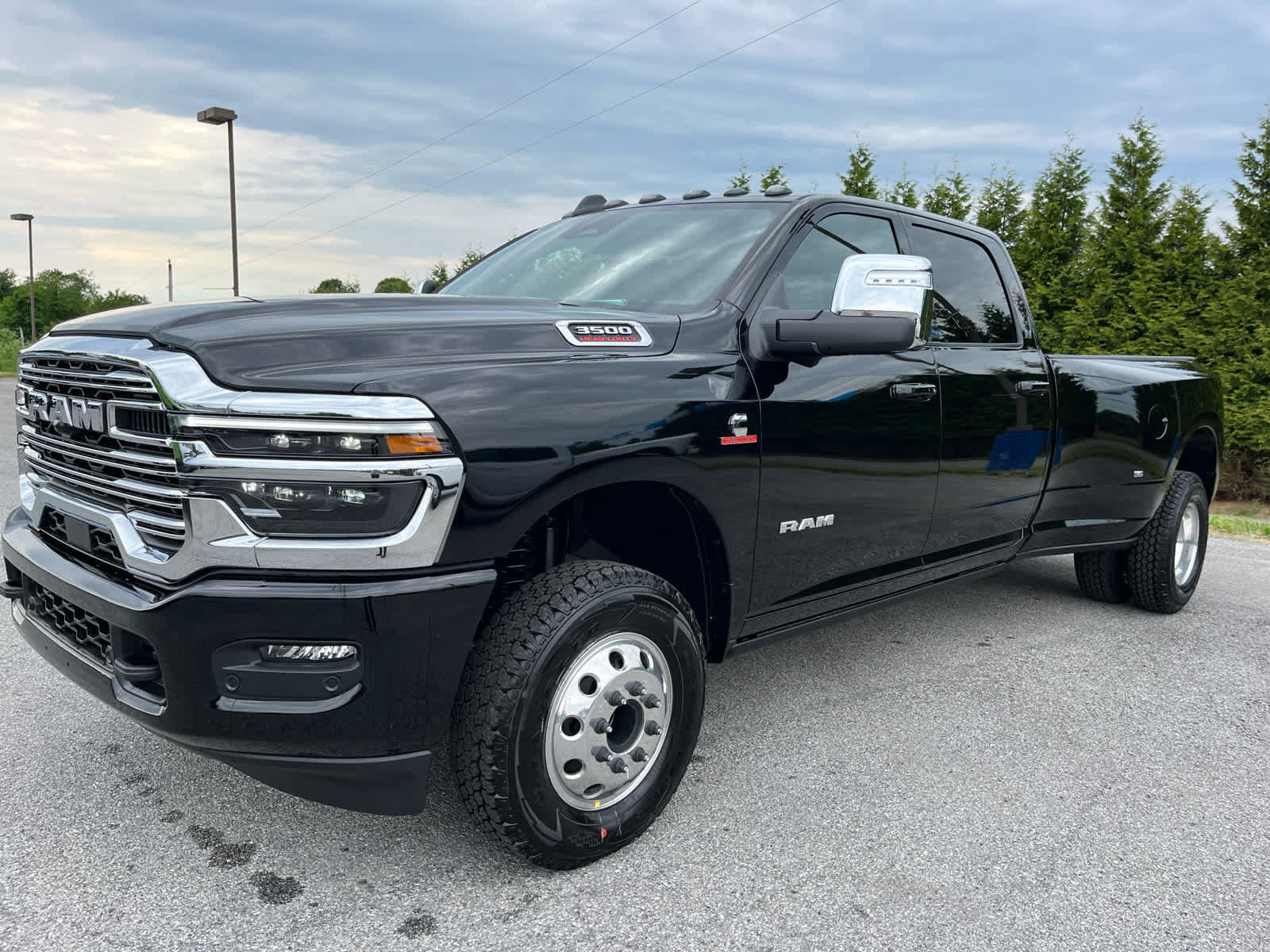 New 2026 RAM 3500 Laramie AWD/4WD image 7