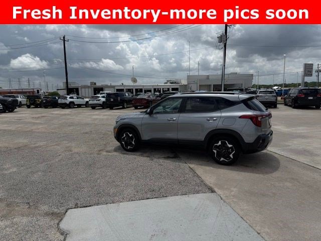 Used 2025 Kia Seltos S FWD image 5