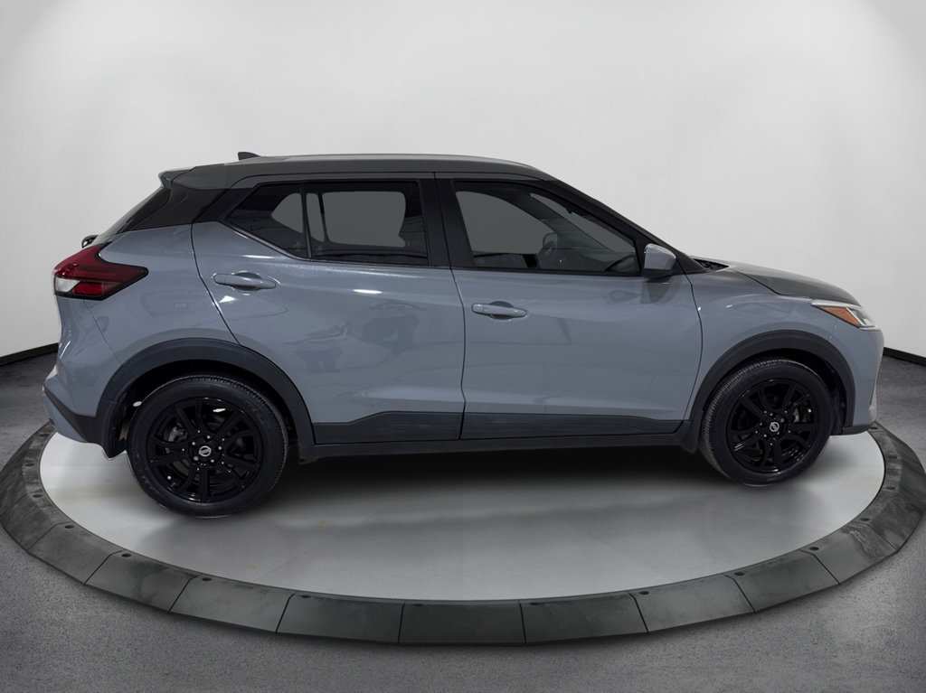 Used 2021 Nissan Kicks SV FWD image 4