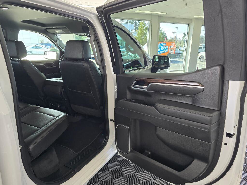Used 2025 GMC Sierra 1500 SLT image 40
