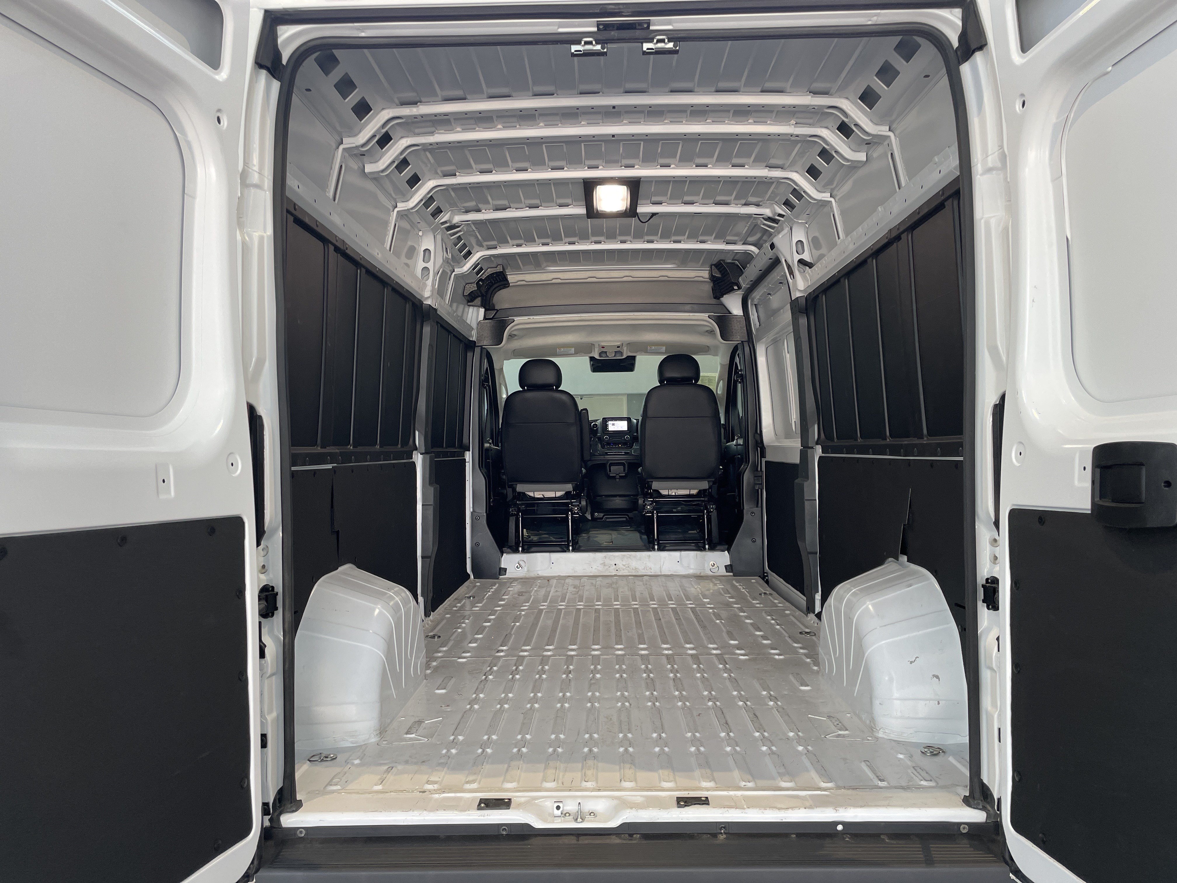 Used 2026 RAM ProMaster 2500 w/ Convenience Group FWD image 29