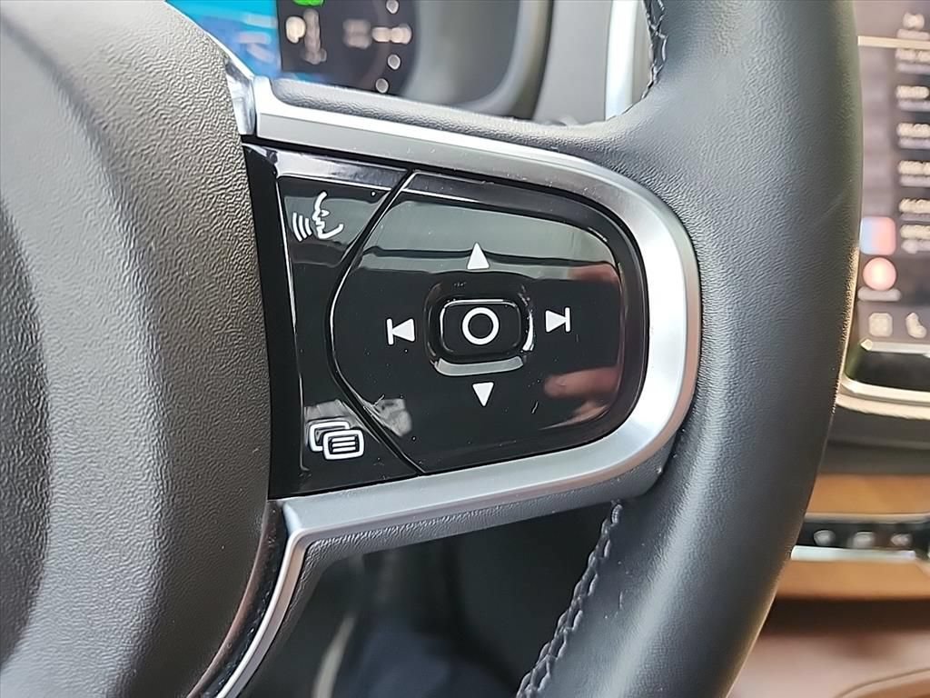 Certified 2024 Volvo XC90 T8 Core w/ Protection Package Premier AWD/4WD image 14