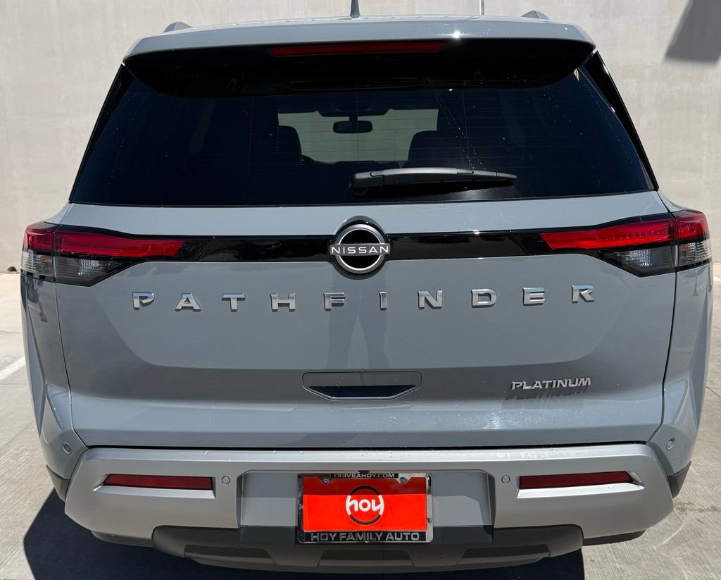 Used 2022 Nissan Pathfinder Platinum w/ Cargo Package image 4