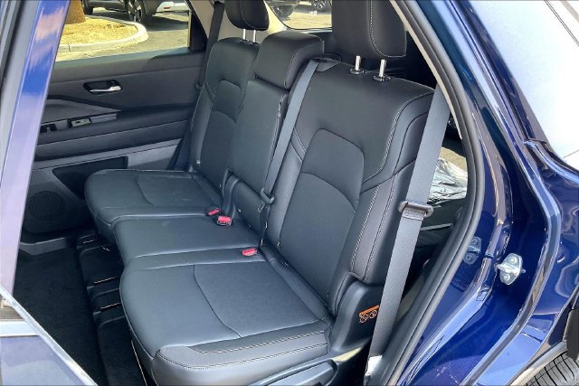 New 2026 Nissan Pathfinder SL FWD image 16