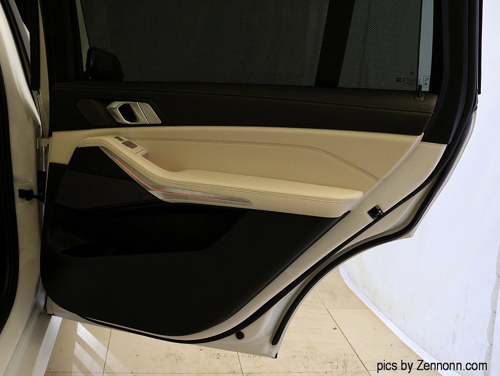 Certified 2024 BMW X7 xDrive40i w/ M Sport Package image 34